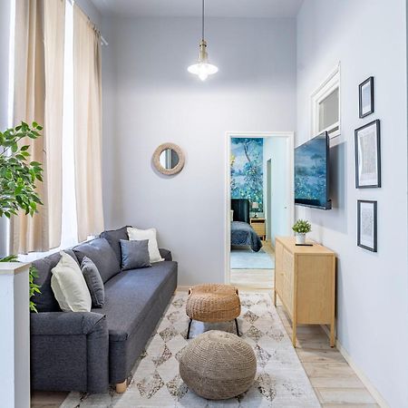 Hidden Gem With Terrace On The Andrassy Fashion Road Appartement Boedapest Buitenkant foto