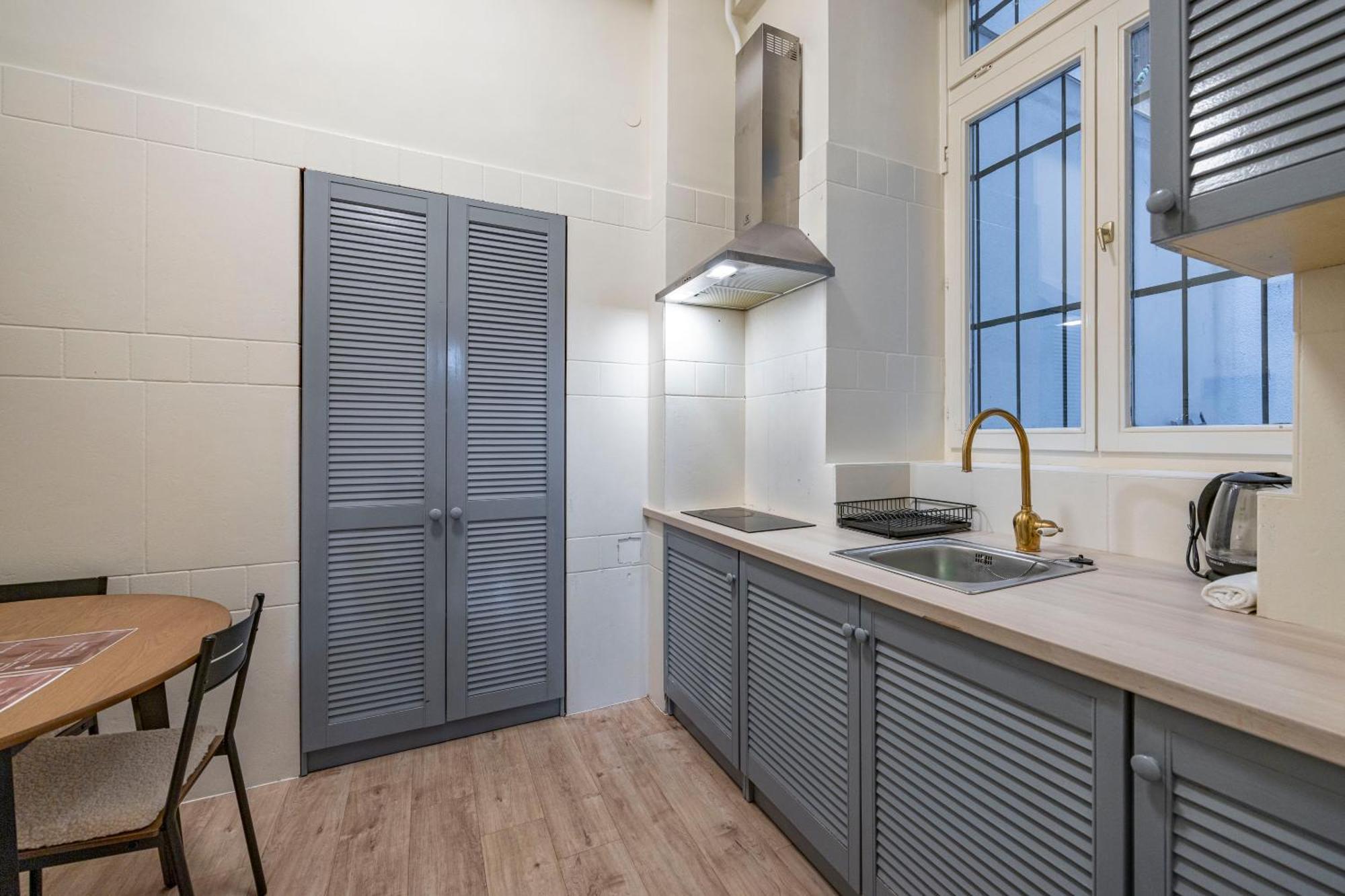 Hidden Gem With Terrace On The Andrassy Fashion Road Appartement Boedapest Buitenkant foto