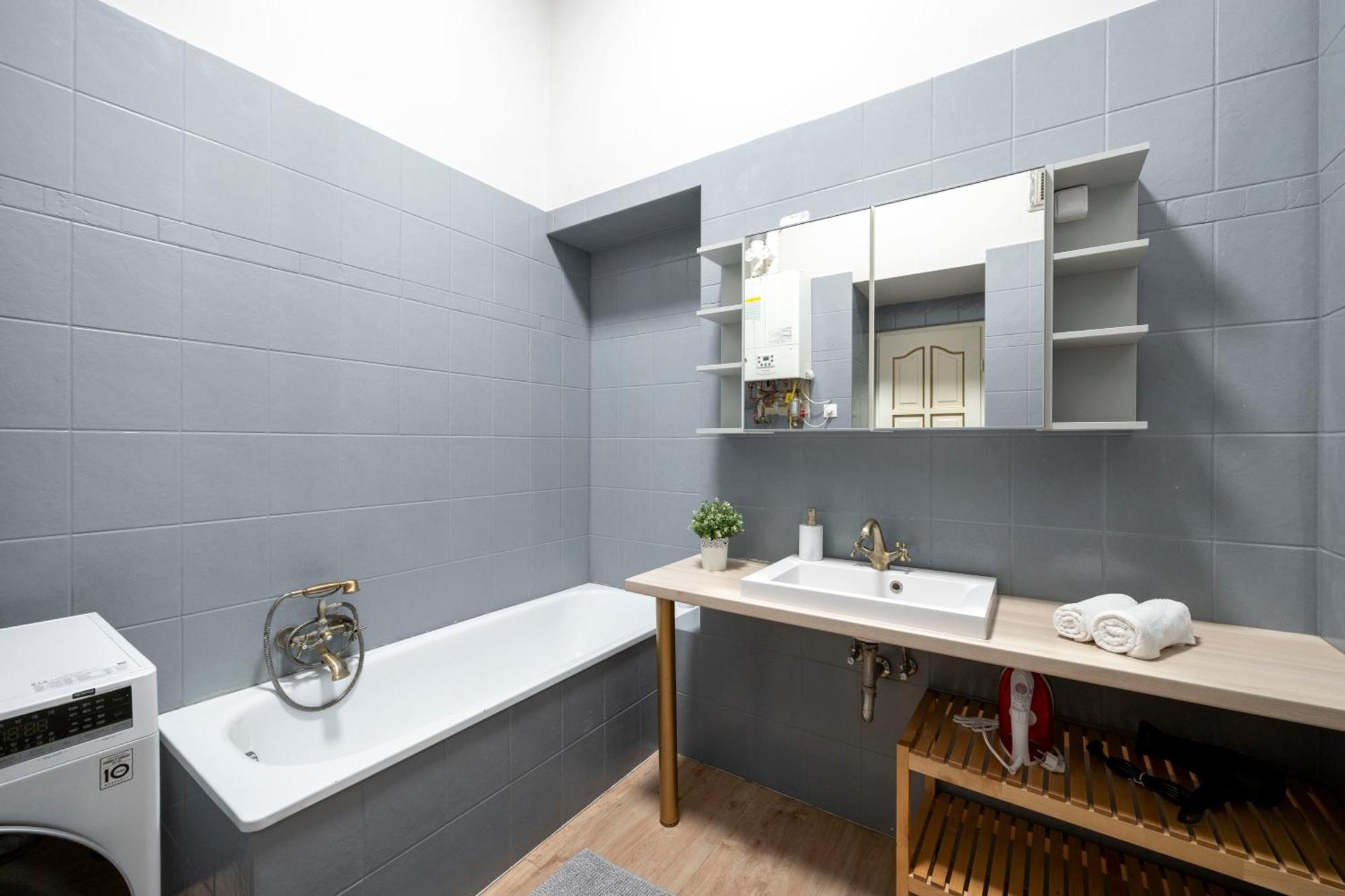 Hidden Gem With Terrace On The Andrassy Fashion Road Appartement Boedapest Buitenkant foto
