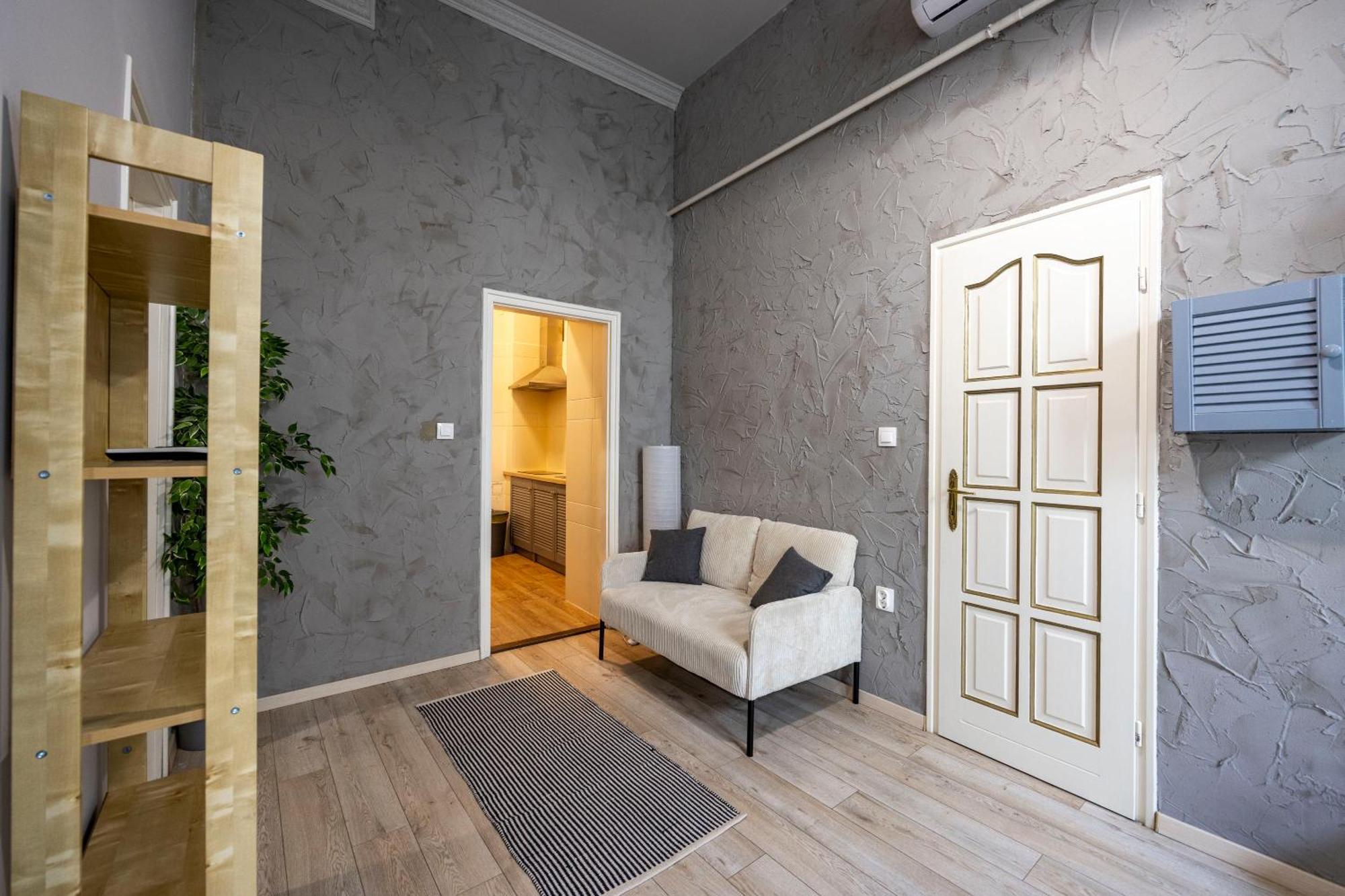 Hidden Gem With Terrace On The Andrassy Fashion Road Appartement Boedapest Buitenkant foto