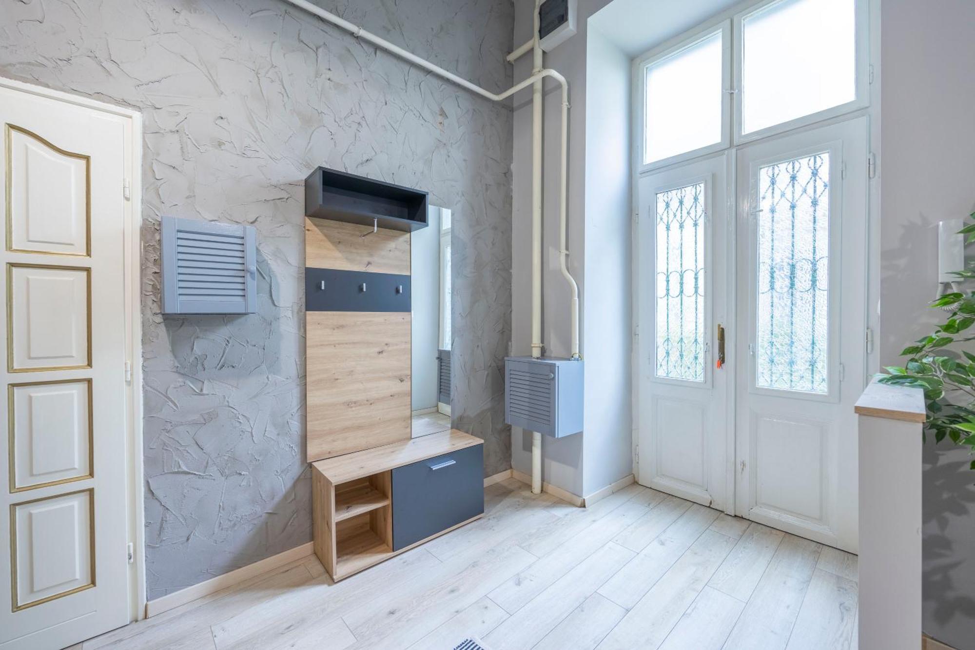 Hidden Gem With Terrace On The Andrassy Fashion Road Appartement Boedapest Buitenkant foto