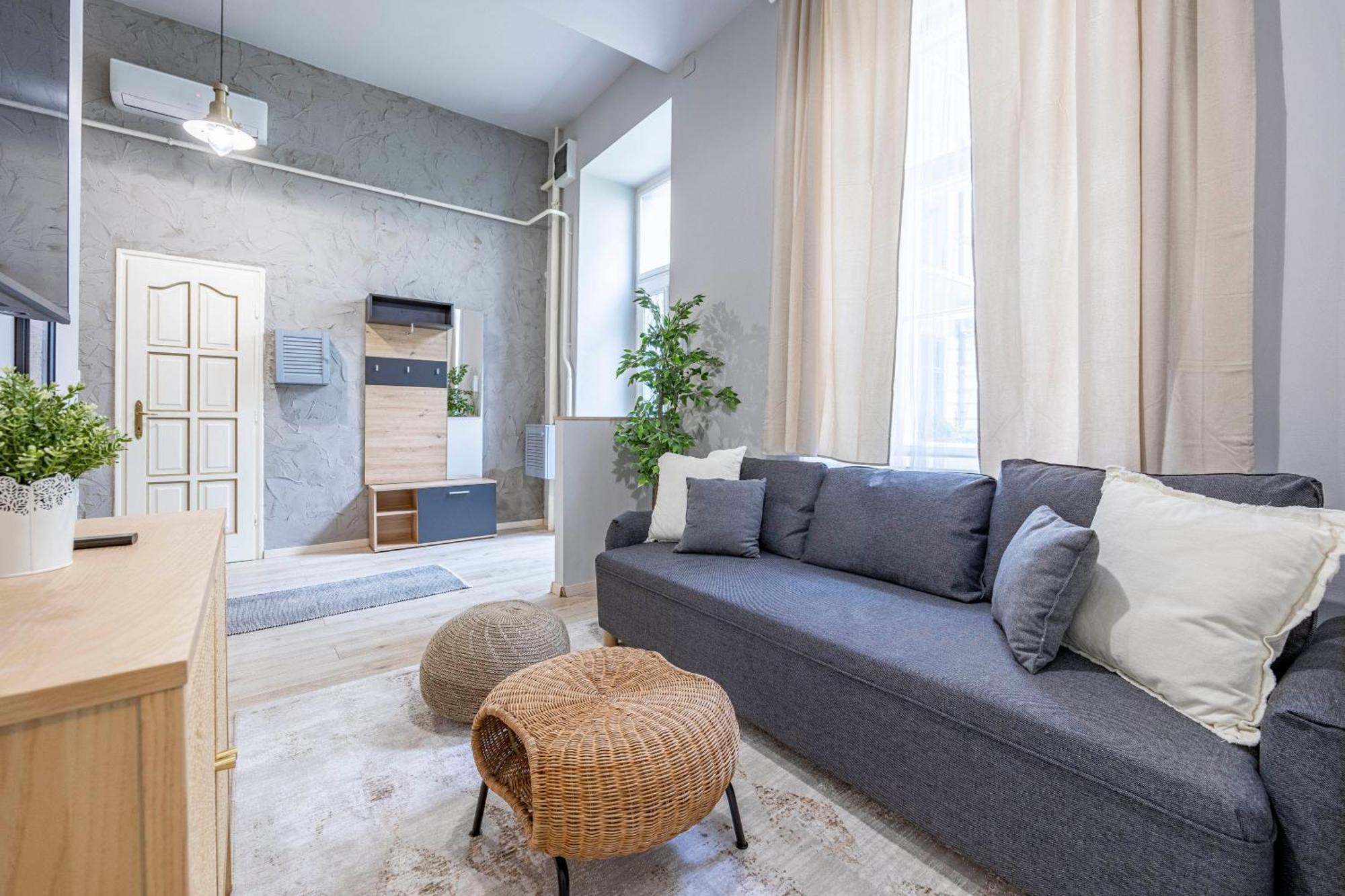 Hidden Gem With Terrace On The Andrassy Fashion Road Appartement Boedapest Buitenkant foto